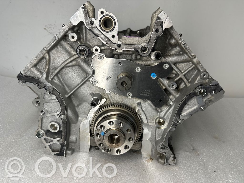 Audi A4 S4 B9 Blokas 
