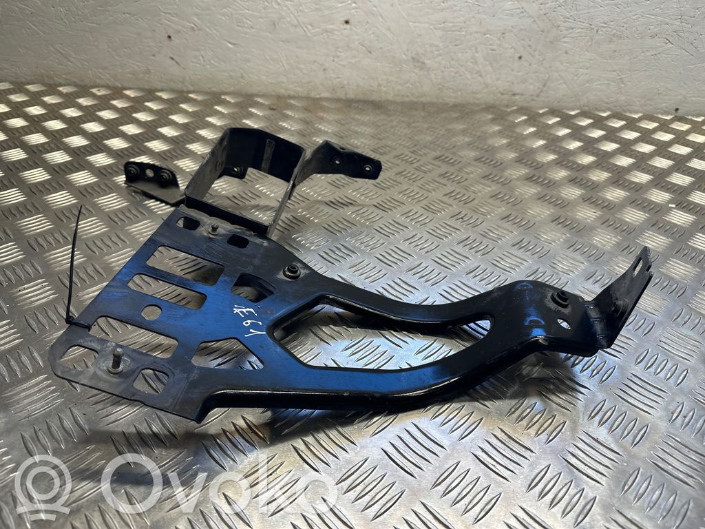 BMW 5 E60 E61 Headlight/headlamp mounting bracket 