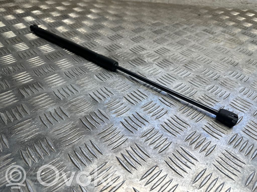 KIA EV6 Konepellin kaasujousi 