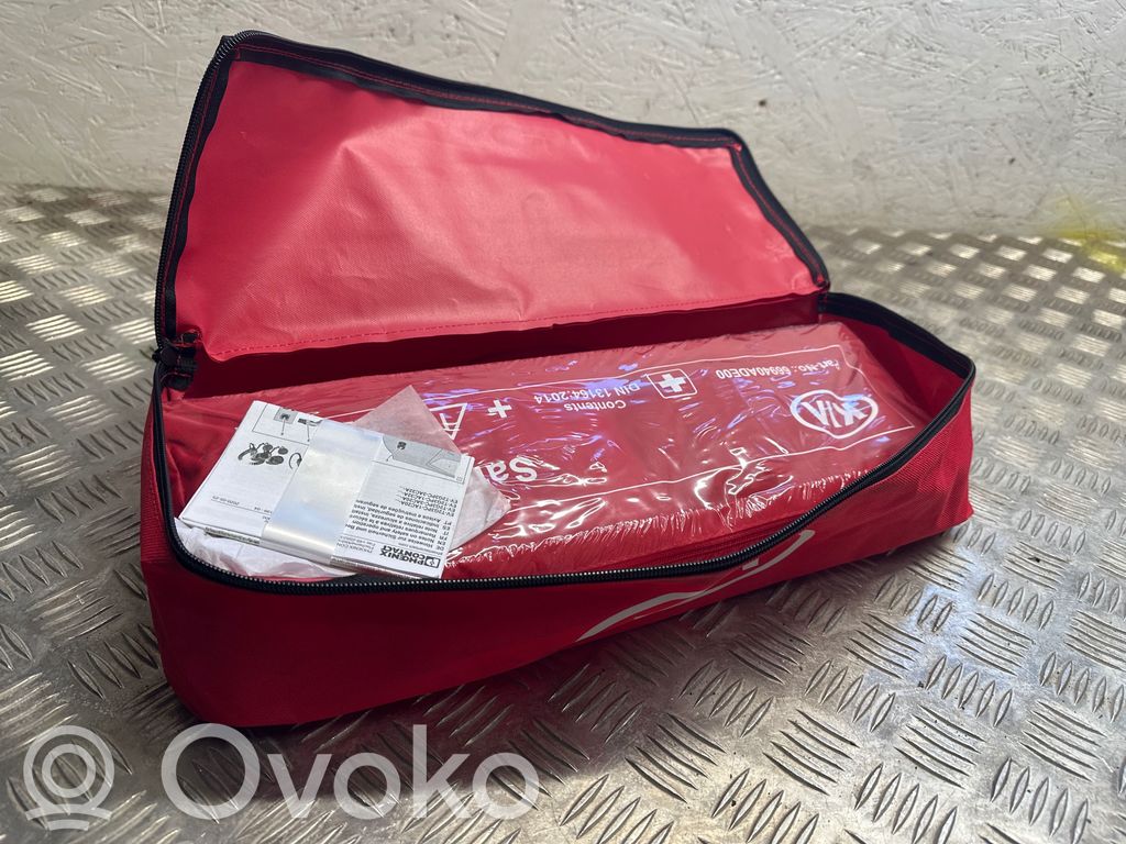 Botiquín de primeros auxilios   66940ADE00