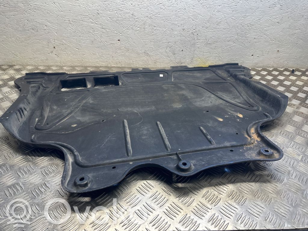 Placa protectora/protector antisalpicaduras motor   3Q0825235A,3Q0825236G