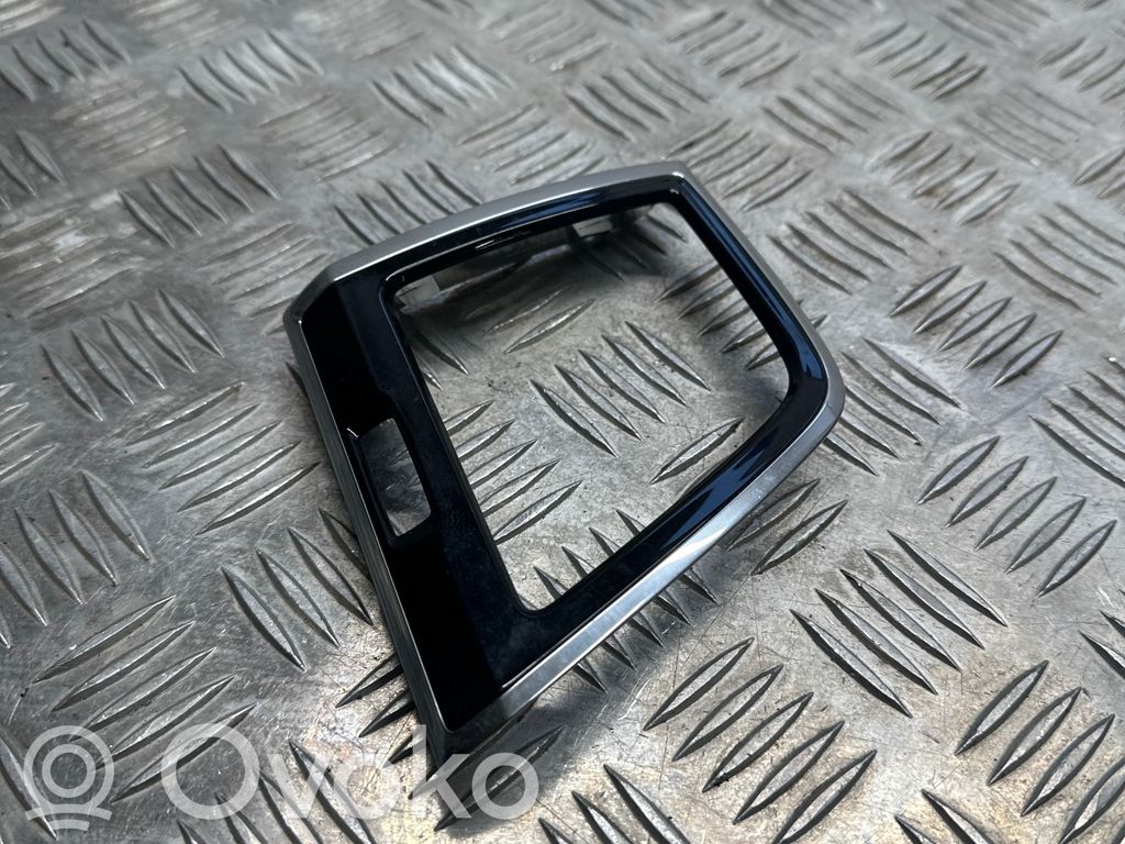 Volvo XC90 Dashboard glove box trim 