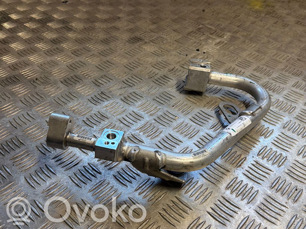 BMW i4 Ilmastointilaitteen putki (A/C) 
