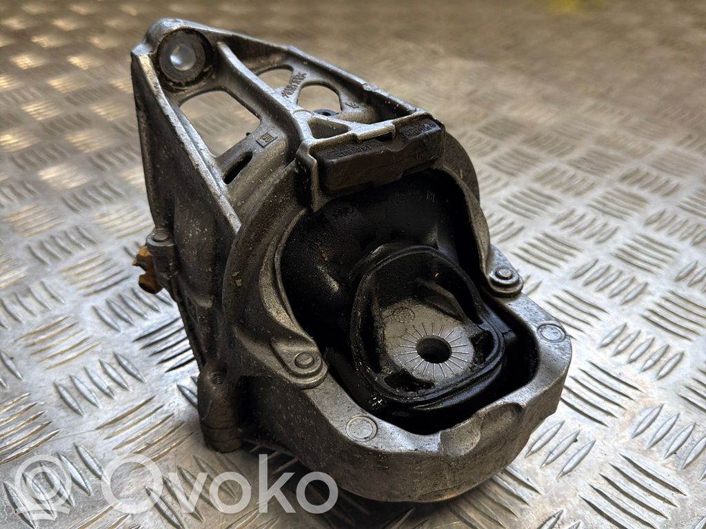 Audi Q5 SQ5 FY Engine mount bracket 