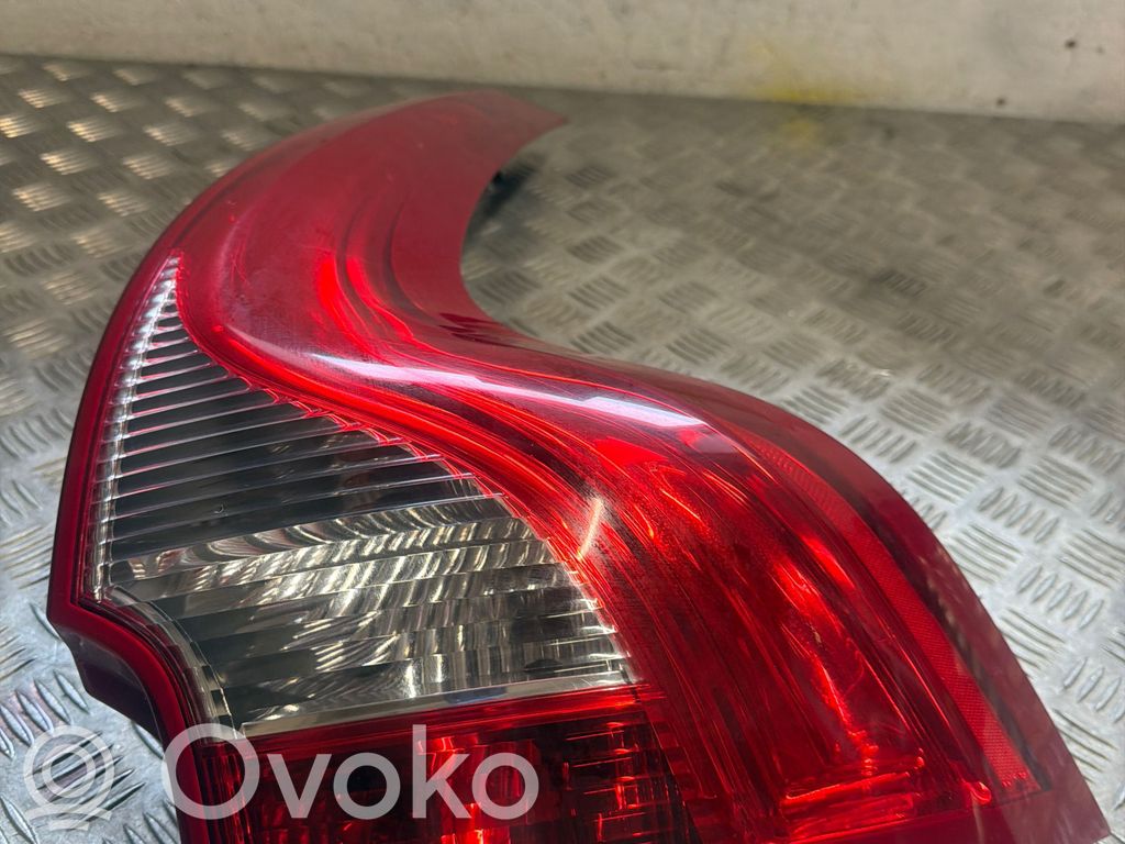 Volvo XC60 Aizmugurējais lukturis virsbūvē 