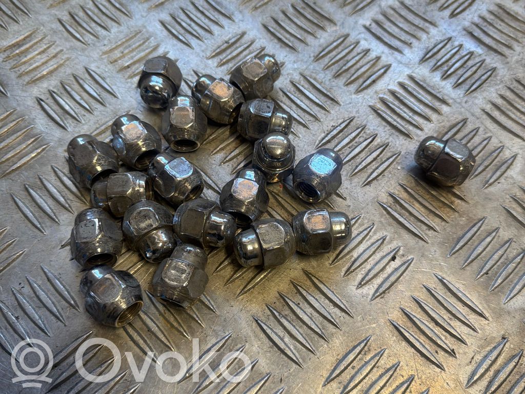 Tuercas/tornillos