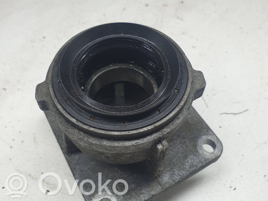 BMW 7 G11 G12 Engine mounting bracket 