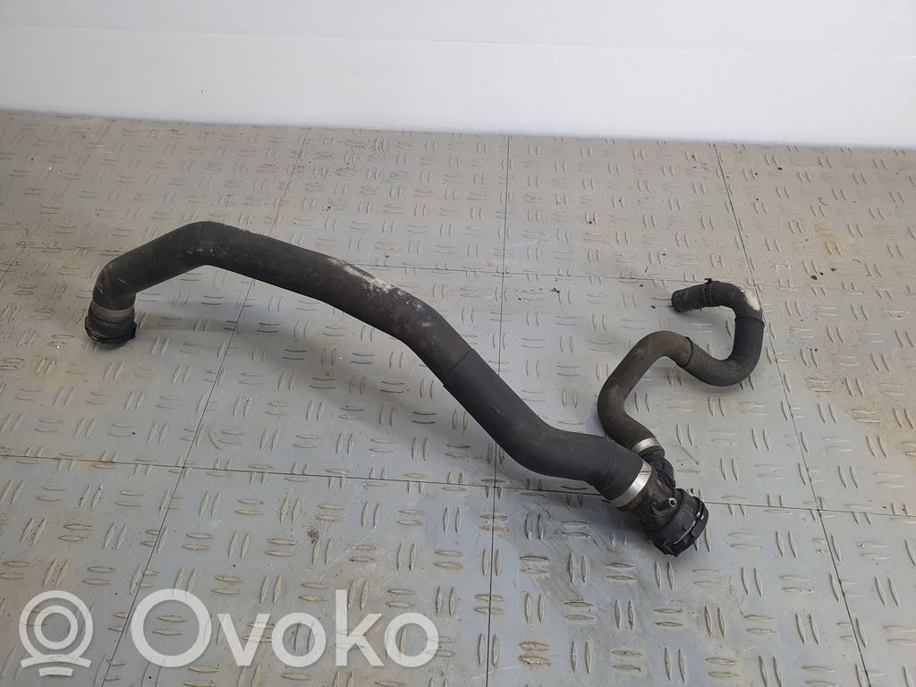 BMW 5 F10 F11 Tubo flessibile del liquido di raffreddamento del motore 