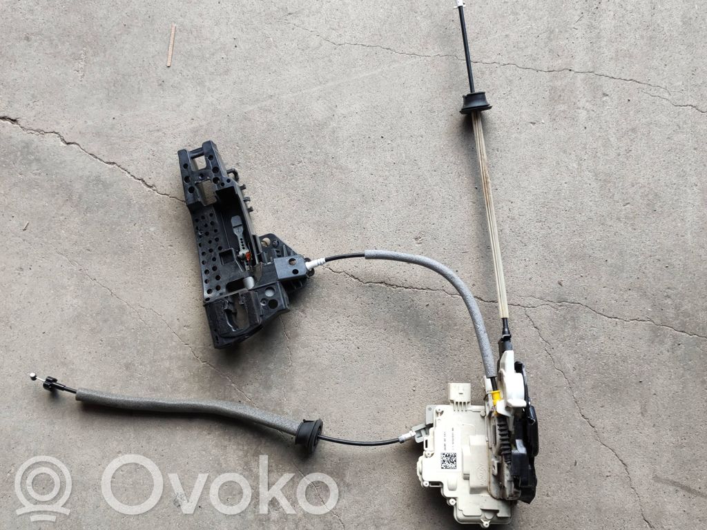 Audi A4 S4 B6 8E 8H Zamek drzwi przednich 