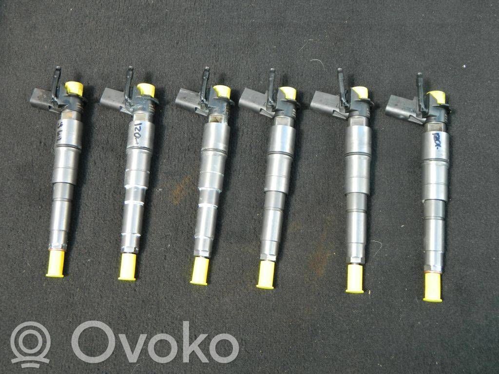 Fuel injector   7792721