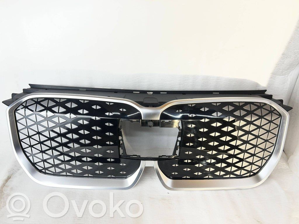 Front grill   5A7D664,5A7D665