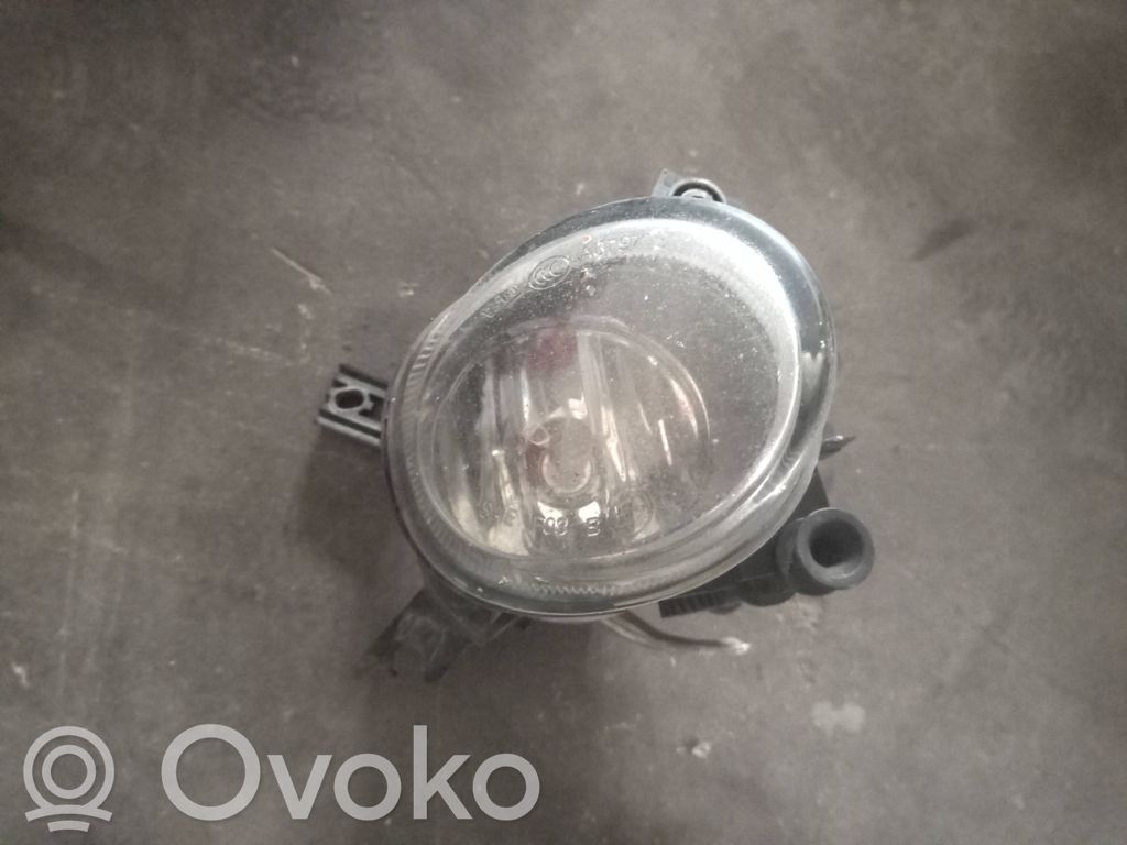 Audi A4 S4 B7 8E 8H Światło przeciwmgłowe przednie 