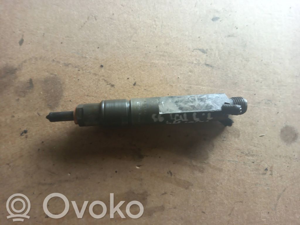 Audi A4 S4 B5 8D Wtryskiwacz paliwa 