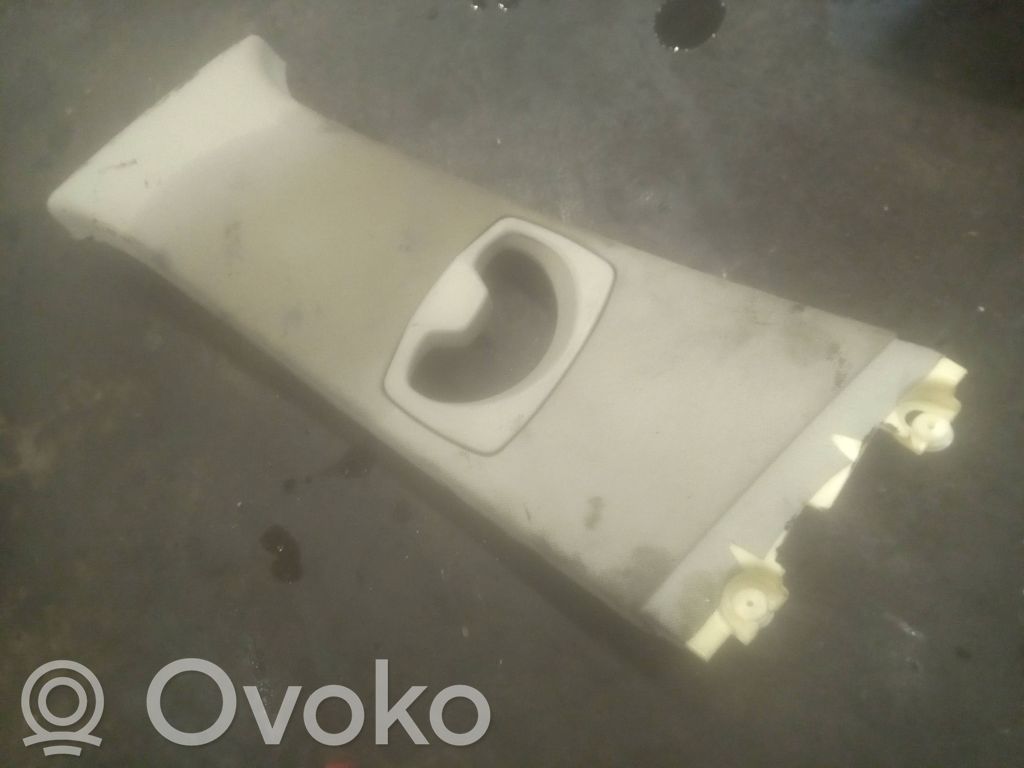 BMW 5 E60 E61 Pilar (B) (superior) 