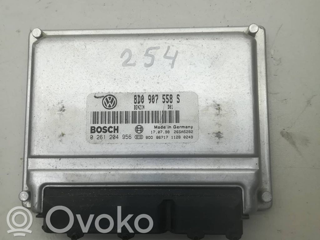 Engine control unit/module   8D0907558S,026120496