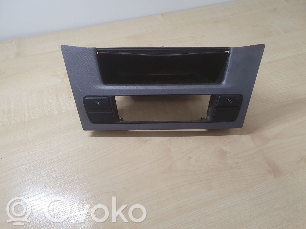 BMW 5 E60 E61 Daiktadėžė 