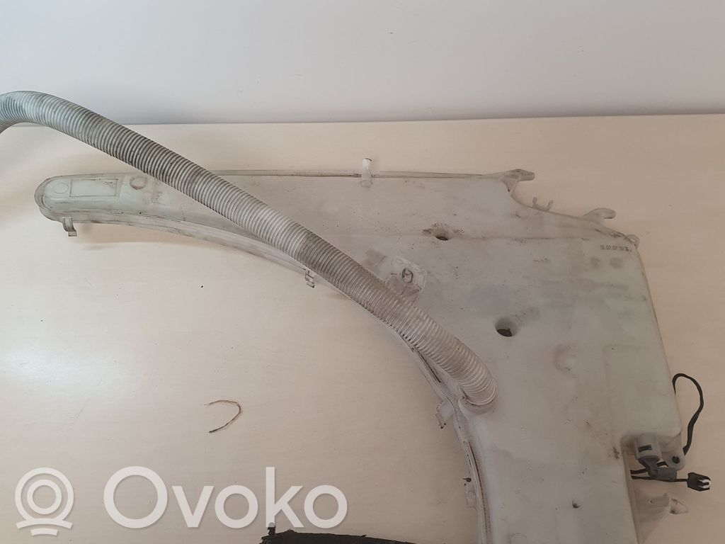 BMW 3 E90 E91 Langų skysčio bakelis 