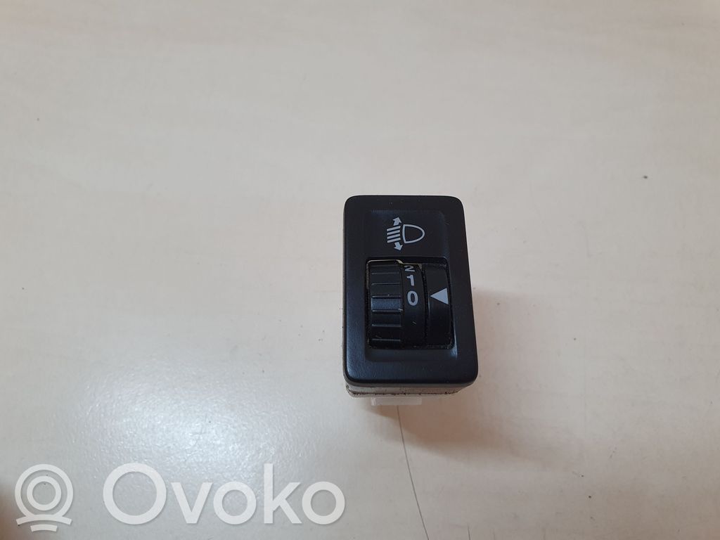 Suzuki Grand Vitara II Headlight level height control switch 