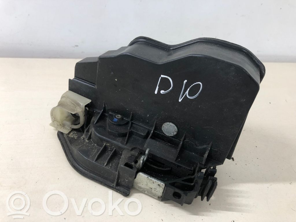 Front door lock   7202150