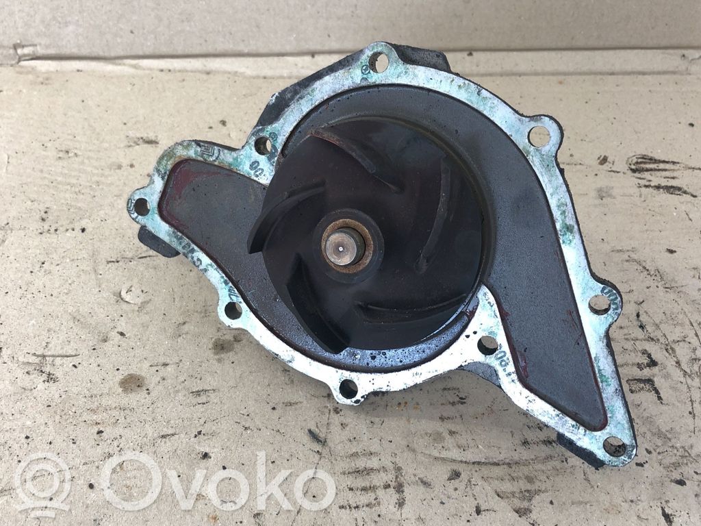 Audi A6 S6 C5 4B Water pump 