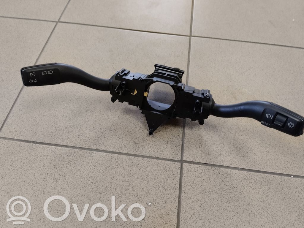 Audi A4 S4 B7 8E 8H Wiper turn signal indicator stalk/switch 