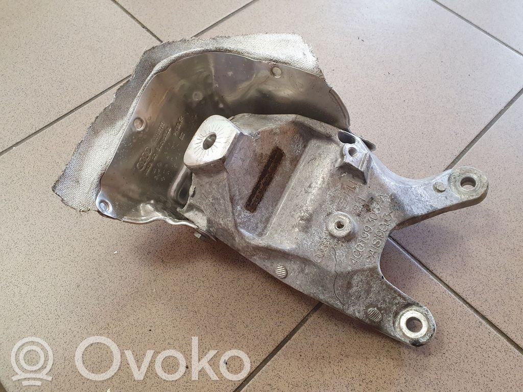 Audi Q5 SQ5 8R Engine mounting bracket 