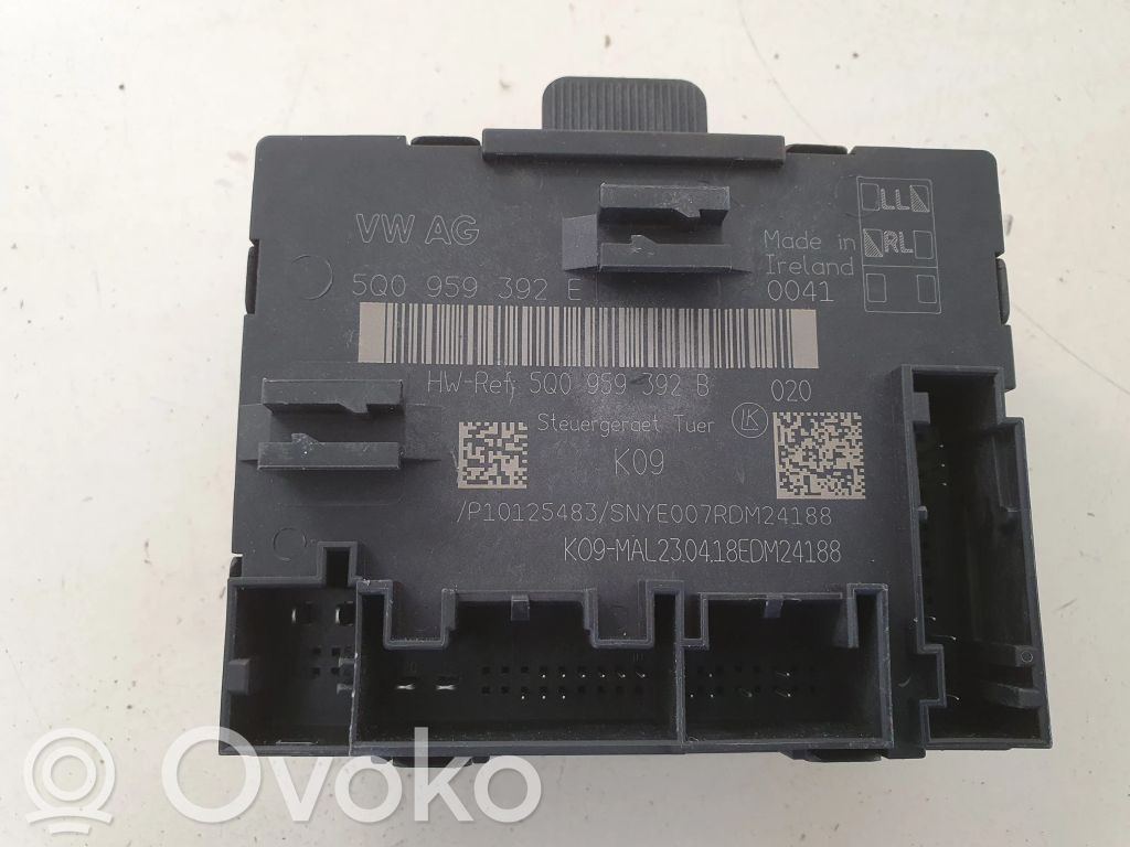 Volkswagen Tiguan Door control unit/module 