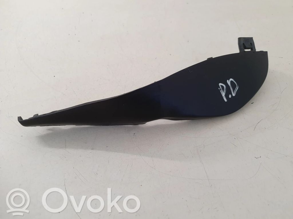 Volvo V70 Windshield trim 