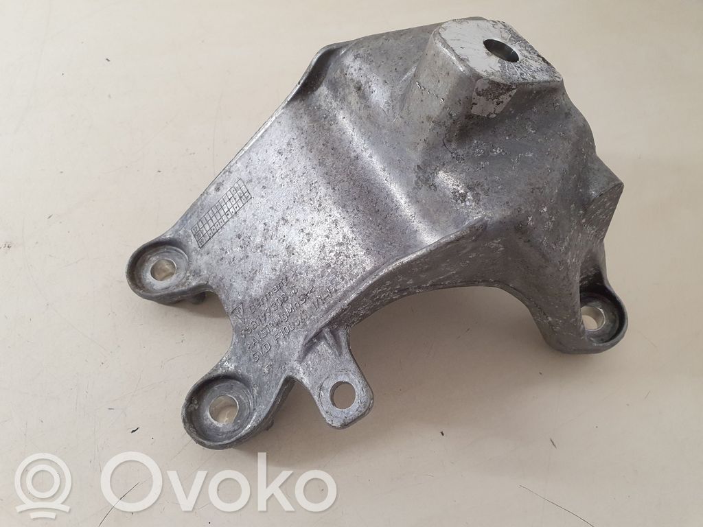 Porsche Macan (95B) Engine mounting bracket 