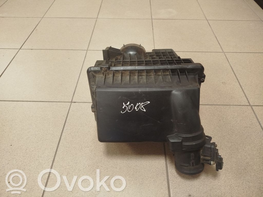 Peugeot 5008 Air filter box 