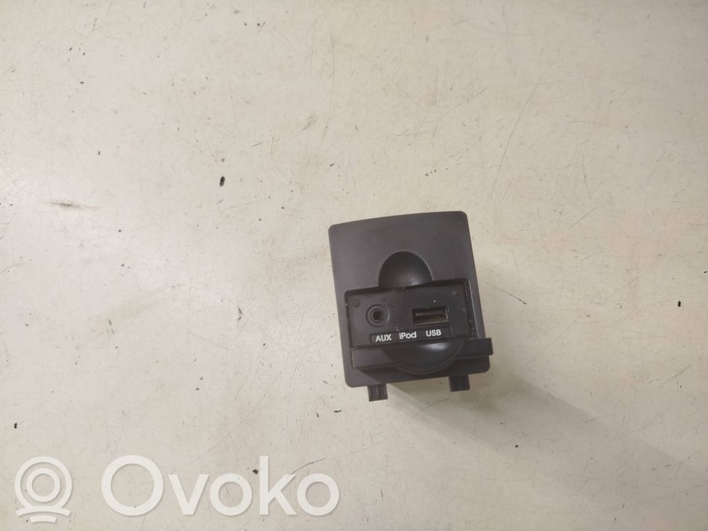 Hyundai i30 Enchufe conector USB 