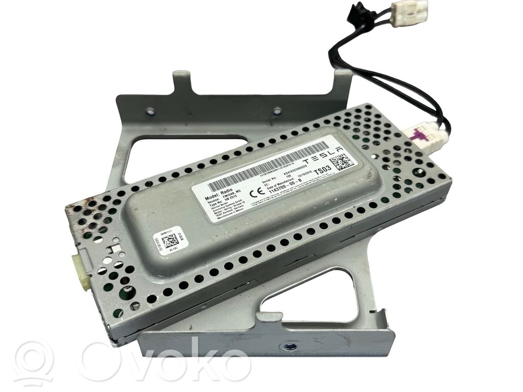 Tesla Model S Antenos stiprintuvas 