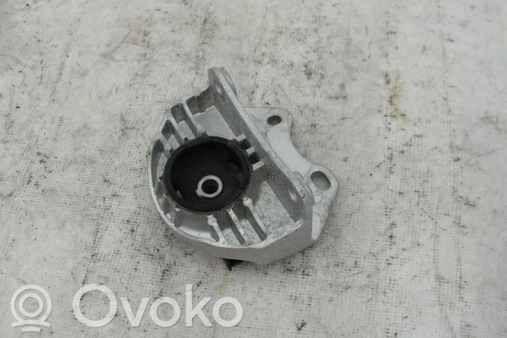 Engine mount vacuum valve   112116762R