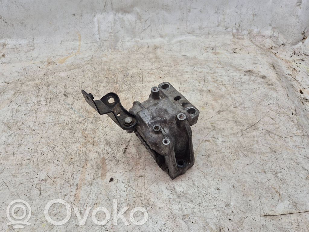Engine mount bracket   1K0199262CB