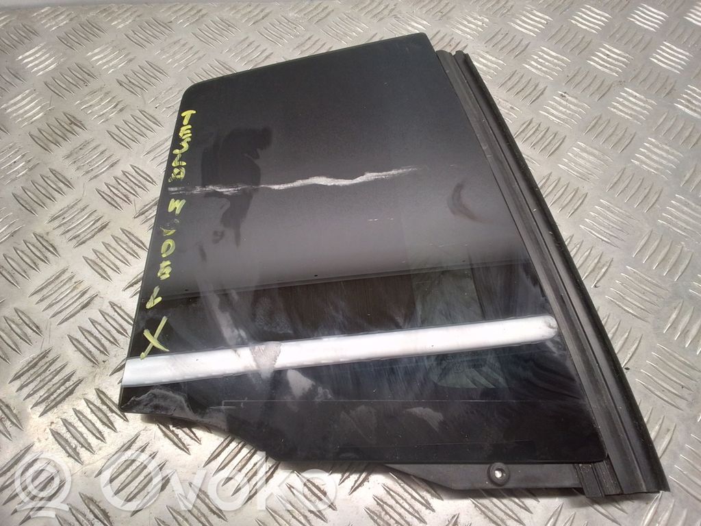 Rear side window