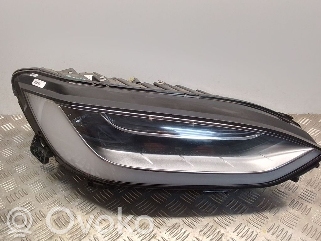Tesla Model X Scheinwerfer 