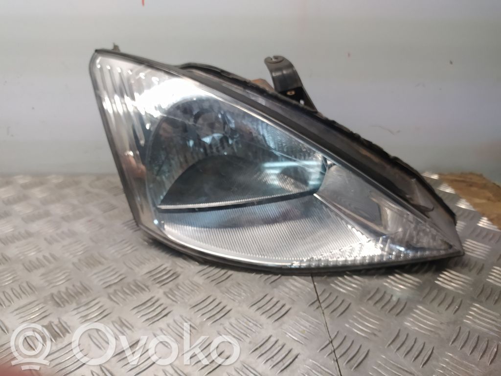 Ford Focus Headlight/headlamp 