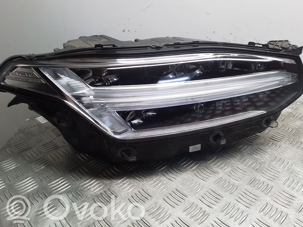 Volvo XC90 Scheinwerfer 