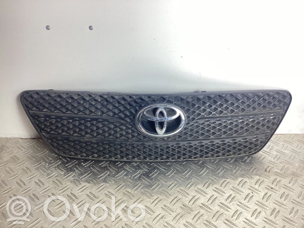 Toyota Corolla E120 E130 Etupuskurin ylempi jäähdytinsäleikkö 