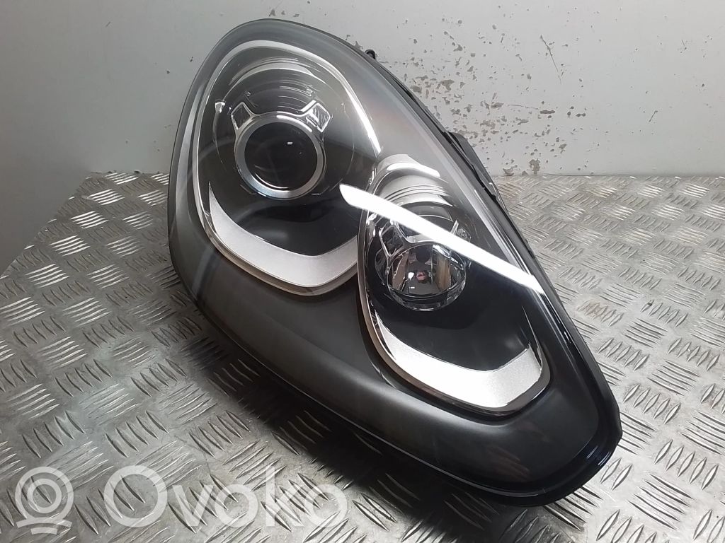 Porsche Cayenne (92A) Lampa przednia 