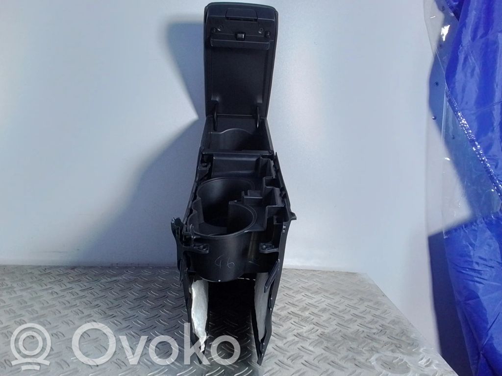 Lexus CT 200H Reposabrazos 