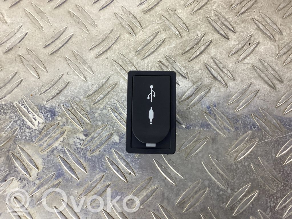 Lexus CT 200H Enchufe conector USB 