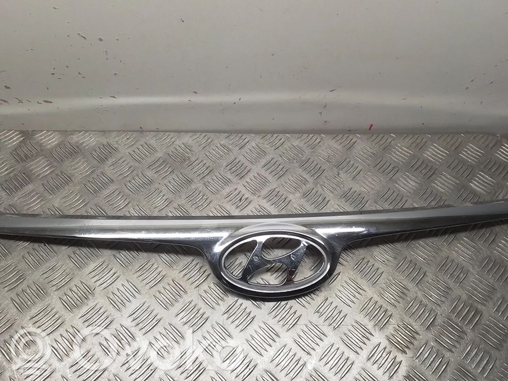 Hyundai i30 Front bumper upper radiator grill 