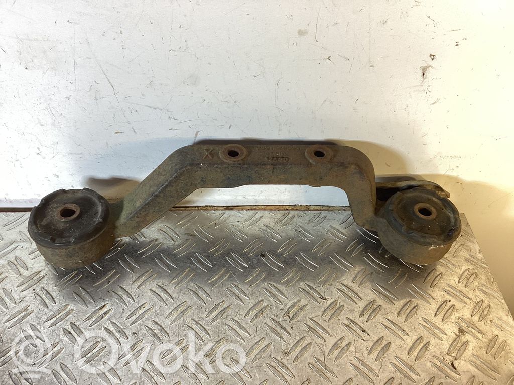 Rear differential/diff mount bracket   5239148050
