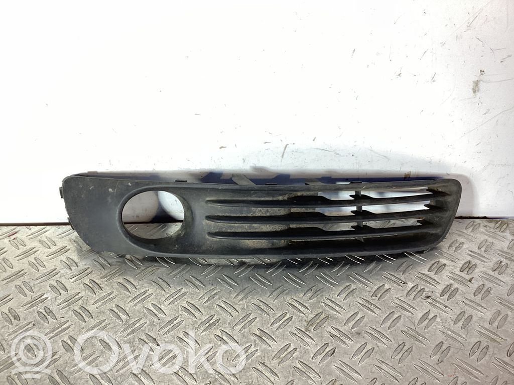 Subaru Legacy Grille antibrouillard avant 