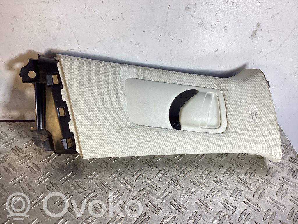 Lexus NX Pilar (B) (superior) 