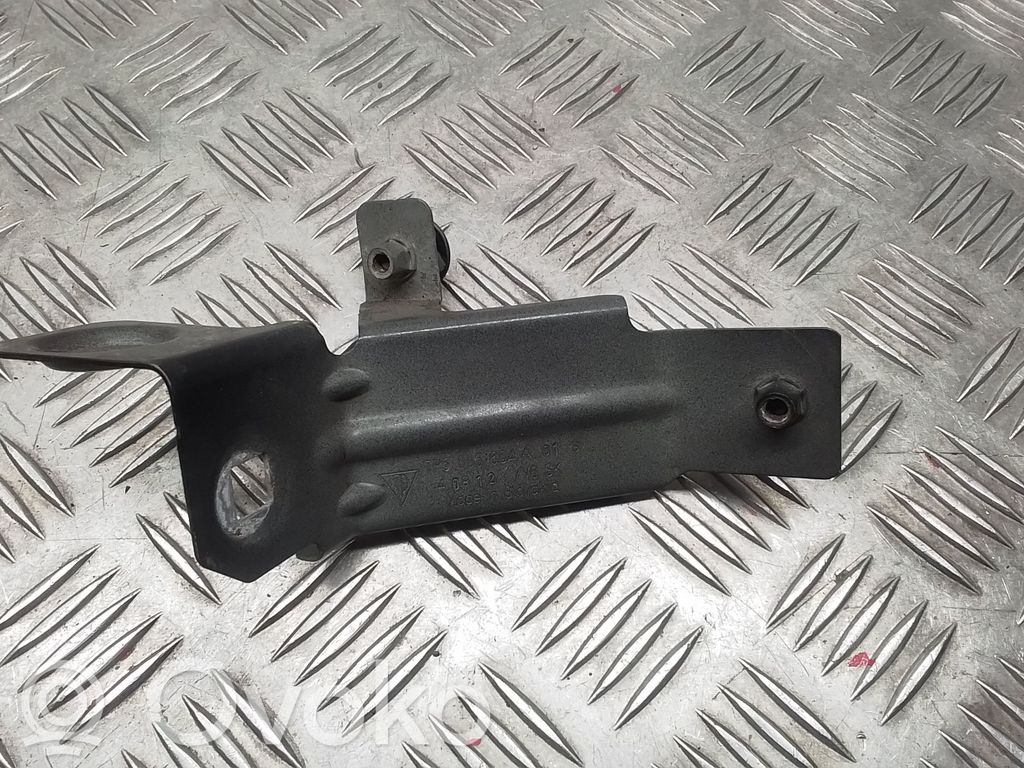 Porsche Cayenne (92A) Bridă fixare aripă față 