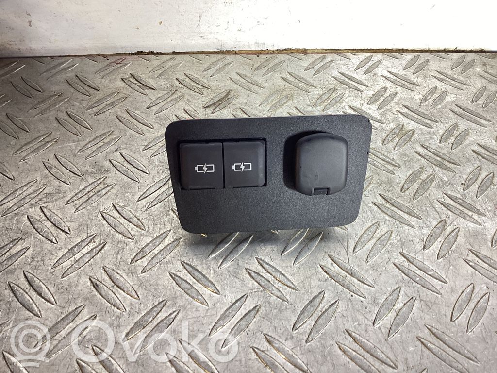 Lexus NX USB socket connector 