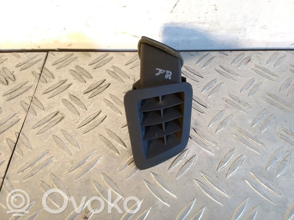 Toyota Land Cruiser (J200) Boczna kratka nawiewu deski rozdzielczej 
