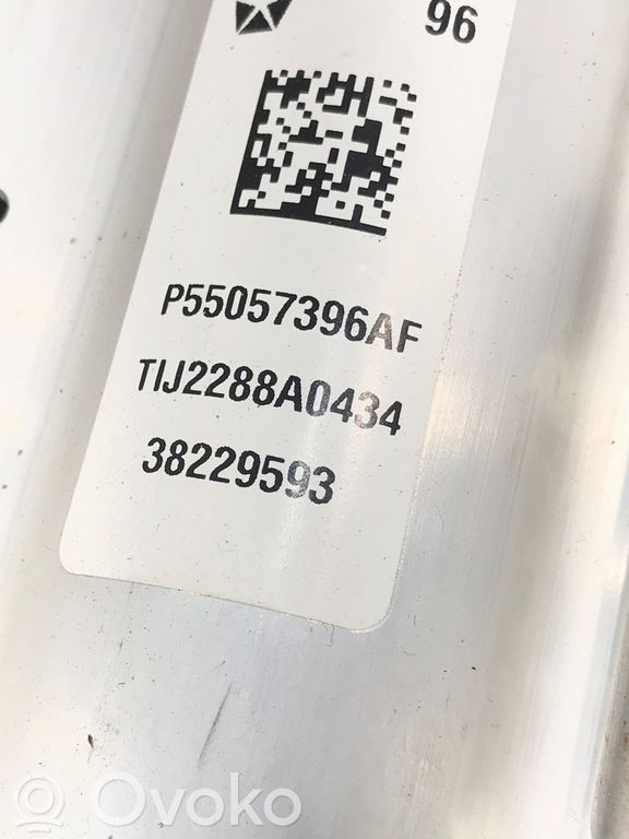 Chrysler Pacifica Ohjauspyörän akseli 